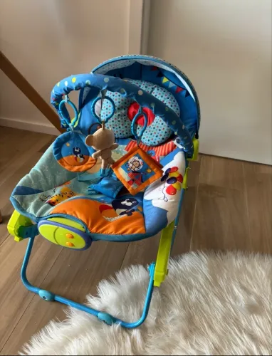 CADEIRA DE BEBÊ DE BALANÇO MUSICAL