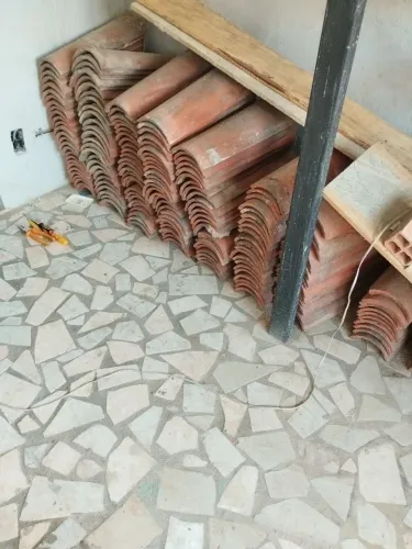 Telhas coloniais de cerâmica 