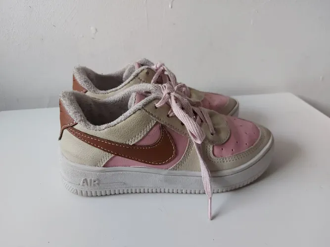 Tênis Nike 28