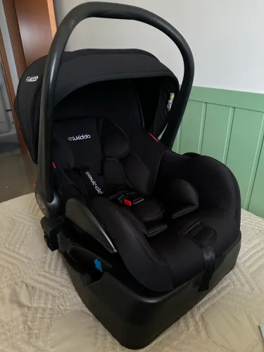Bebê conforto Kiddo com base veicular