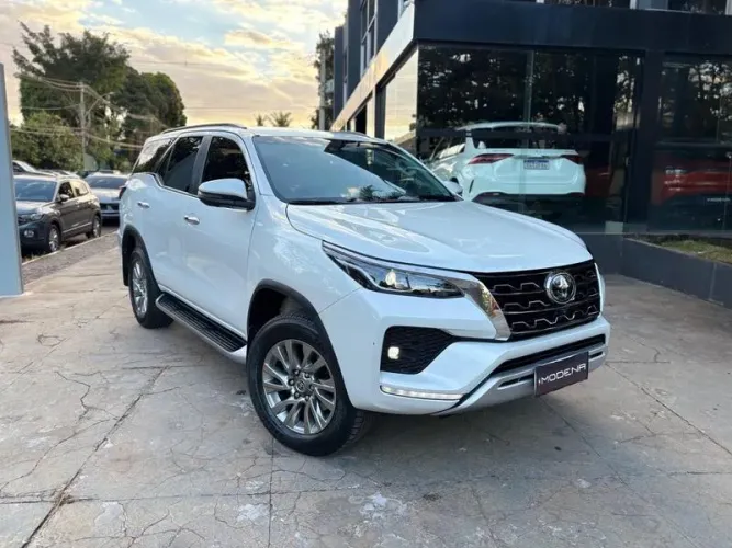 Toyota Hilux SW4 SRX 4X4 2.8 TDI 16V Dies. Aut. 2024