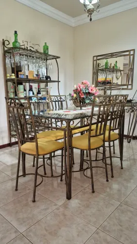 Conjunto Mesa de jantar e Bar