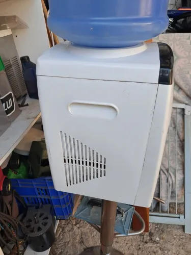 Bebedouro elétrico 
