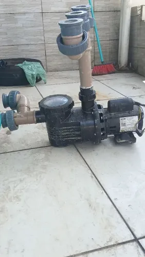 Vendo kit piscina  motor, cascata e filtro <br>Valor 1.000 cada unidade ou <br>2.500 tudo