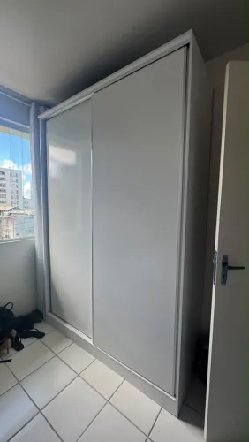 Roupeiro 1 mês de uso