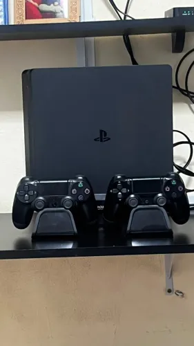 Playstation 4 slim 
