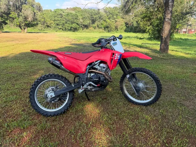VENDE-SE HONDA CRF 300F 2026 - Retirada em março/2026