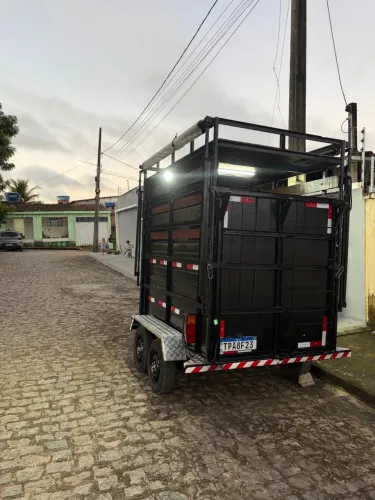 Vendo reboque para 2 cavalos 