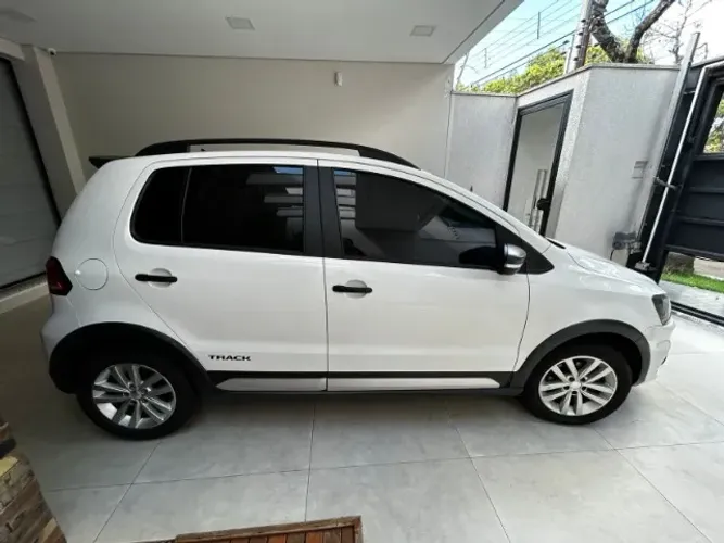 Volkswagen Fox Track 1.0 Flex 12V 5P 2017