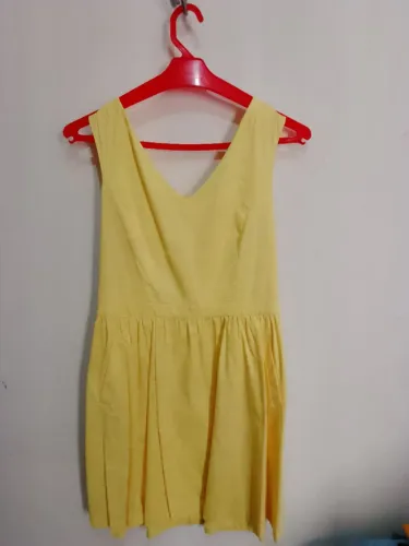 Vestido amarelo curto