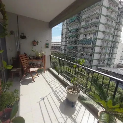Maracanã - Rua Artur Menezes - 2 Quartos - Sendo 1 Suíte - Varandão - Dependência Completa