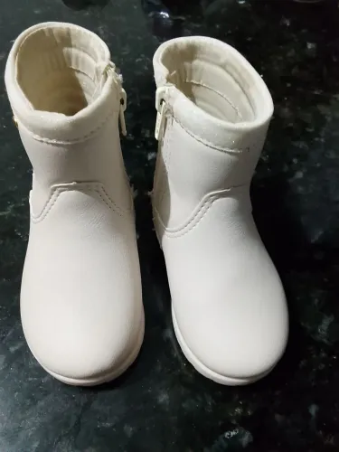 Botinha linda para compor o look da sua princesa ?