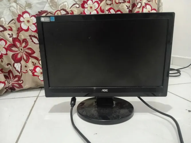 Monitor AOC modelo 16195wa usado