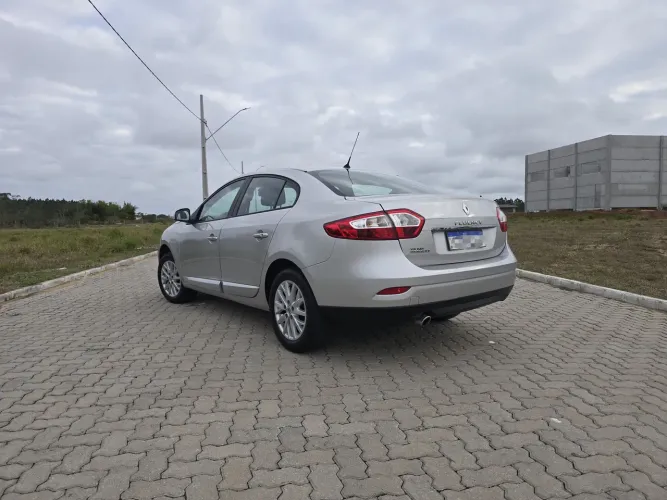 Renault Fluence Sed. Dynamique 2.0 16V Flex Aut. 2016