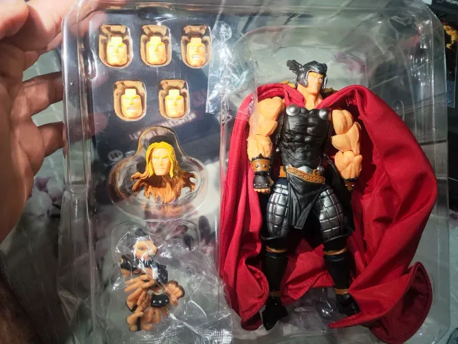 Thor Revoltech Amazing Yamaguchi Kaiyodo