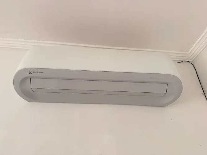 Electrolux Inverter 18.000 BTUs Color