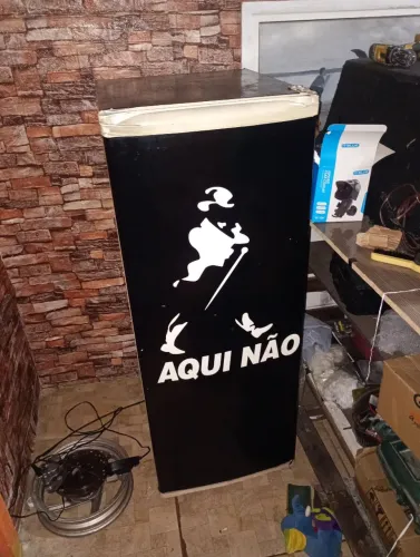 Frizer e ótimas condições