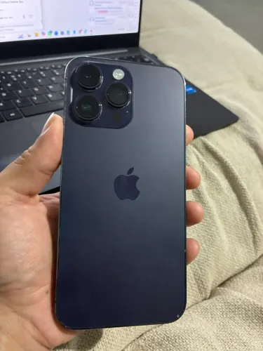 iPhone 14 Pro Max (bateria e tela trocados)