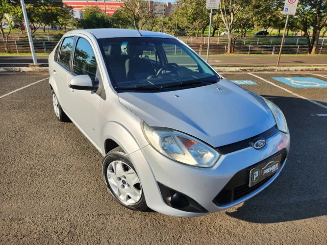 Ford Fiesta Sedan 1.6 16V Flex Mec. 2014