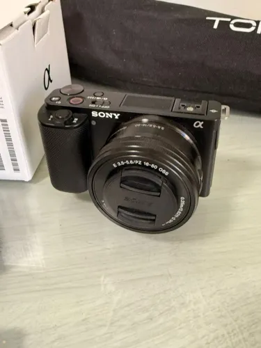 Kit Audiovisual Completo: Sony ZV-E10 (Semi-nova) + Acessórios