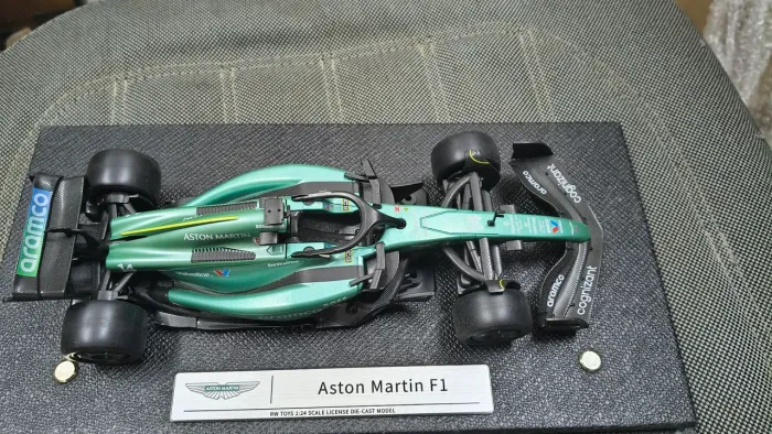 Miniatura Astom Martin AMR24 F1 Fernando Alonso 14*escala 1:24