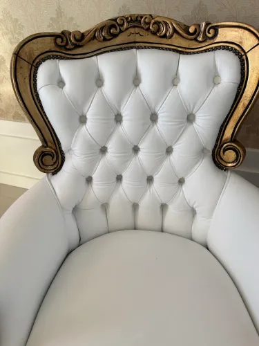 Poltrona clássica luxo em couro