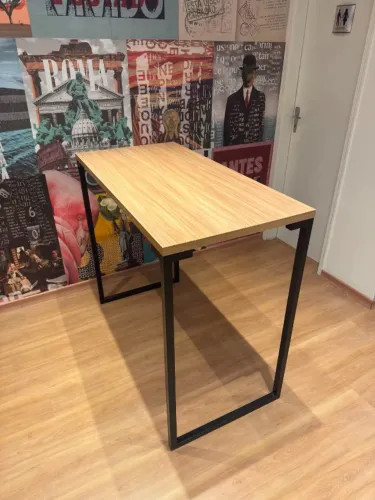 Mesa de MDF 102,5 x 59,5 x 120 cm
