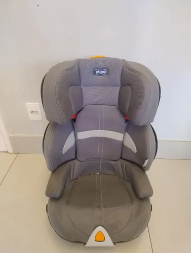       À venda Cadeirinha de bebê chicco.