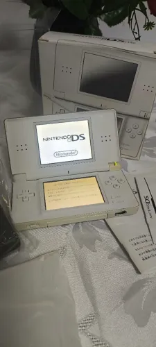 Nintendo DS branco japonês