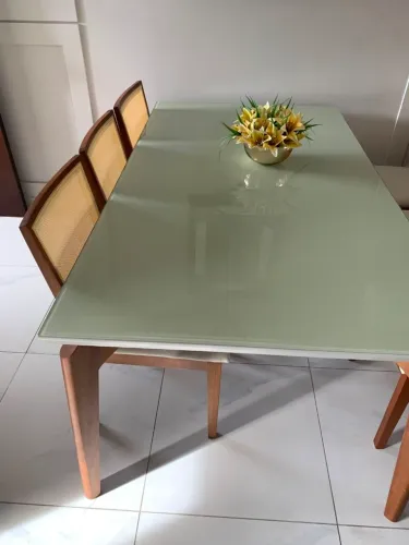 Conjunto Mesa e 06 Cadeiras - Alto padrão - Sem sinais de uso - Compradas na Artcasa