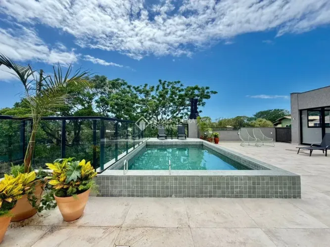 Imóvel para aluguel com 70 metros quadrados com 2 quartos em Lagoa da Conceição - Florianó