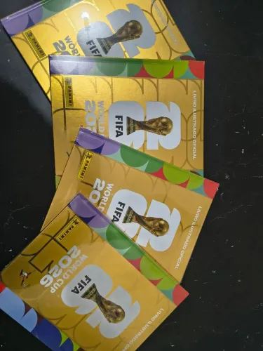4 álbuns da copa 26 mais figurinhas