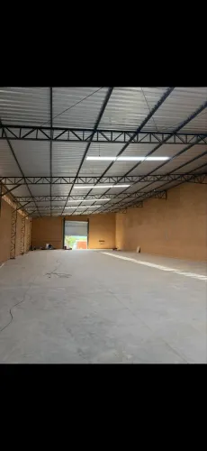 Galpão com Doca - recem construido