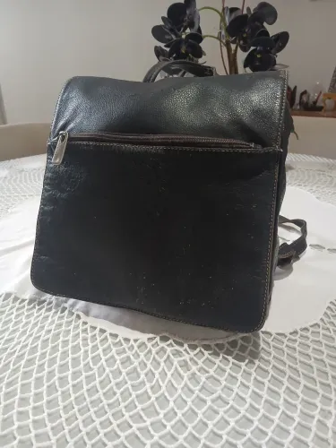 Mochila ARZON EM COURO LEGÍTIMO UNISSEX