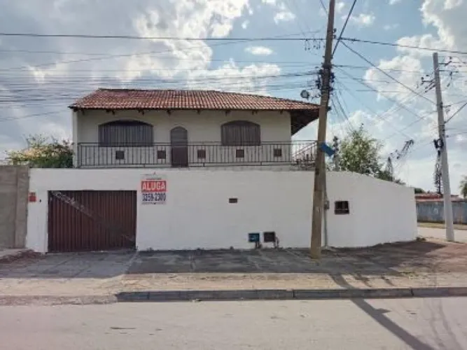 Rua Presidente Nilo Peçanha qd 72 lt 01