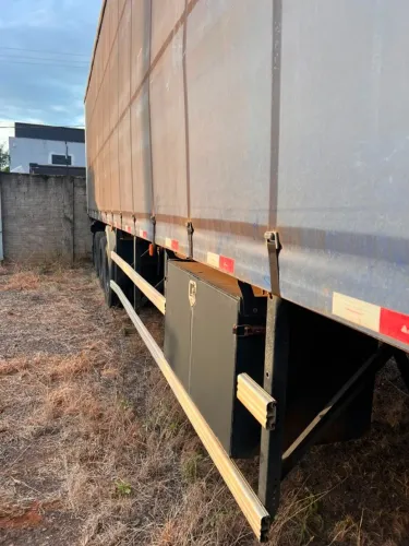 Carreta Sider Randon 2020 3 Eixos Juntos - 26 Paletes - Assoalho Chapa Xadrez - 3 eixos