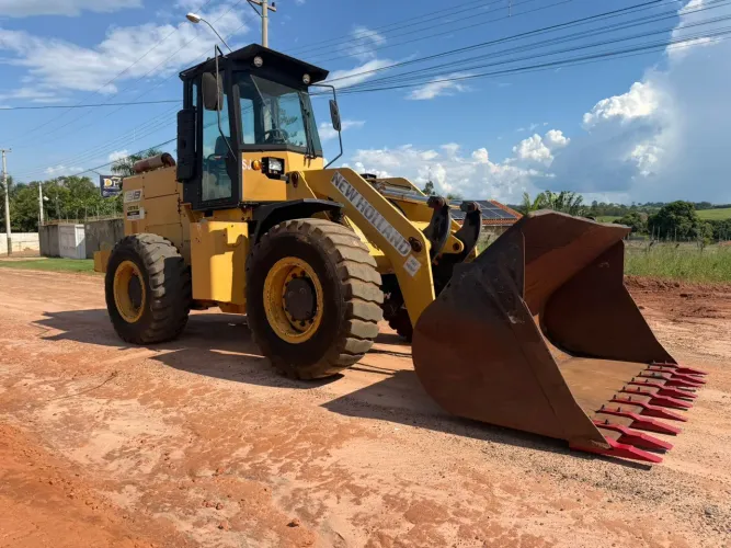 Pa New Holland 12B - Ano 2007
