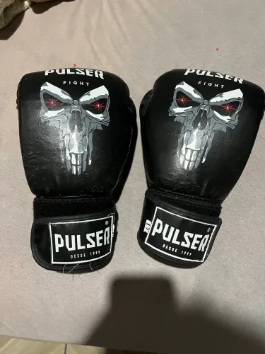 Luva de boxe pulser 12 OZ (usada)