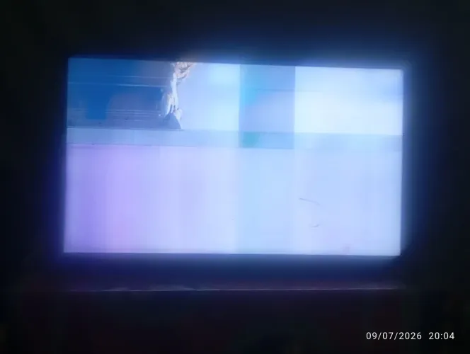 Vende se uma tv Smart 40 polegada está com defeito mais esta funcionando 