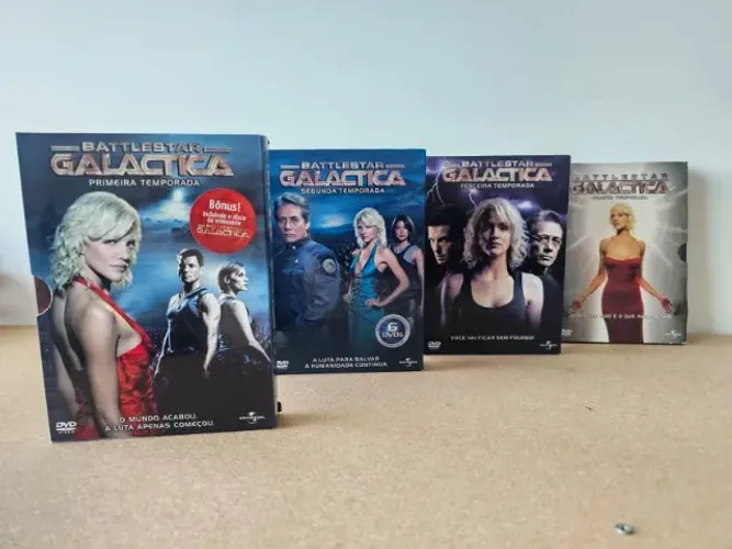 Coleção completa da série Battlestar Galactica - 28 DVDs