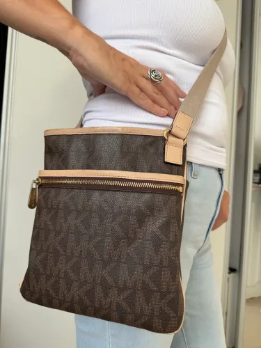 Bolsa Michael Kors Original Jet Set Monograma- Transversal