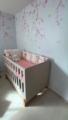 Berço + Poltrona amamentação pouquíssimo usado.