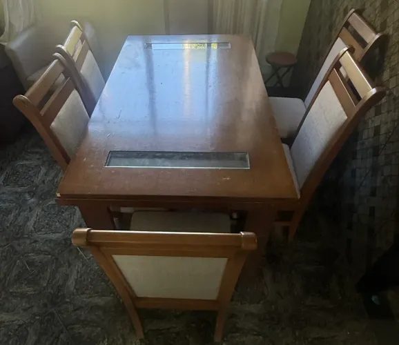 Mesa seis lugares cadeiras novas toda reformada