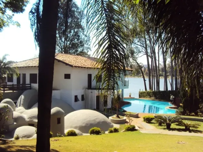 Chácara à Beira do Lago Igapó de Londrina.