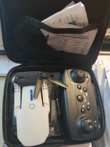 Drone E88 com câmera