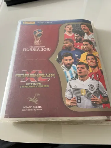 Fichário Adrenalyn 2018 90% completo 