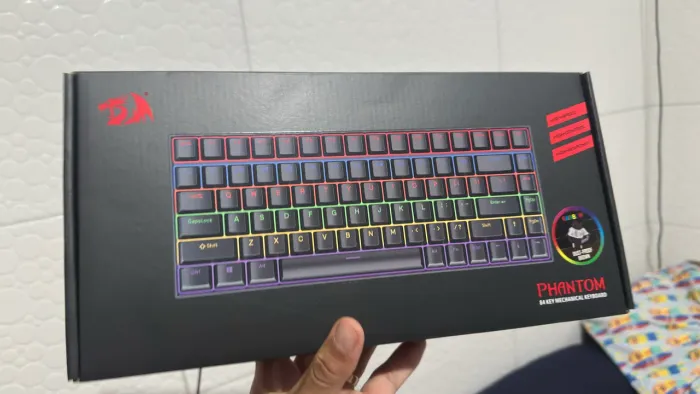 Teclado Mecânico Gamer Redragon Phantom Iluminação Rainbow Preto 75% Switch Brown