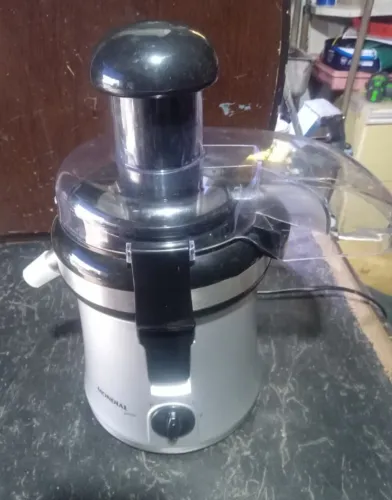 Extrator de suco Mondial 127V USADO - LEIA O ANÚNCIO.