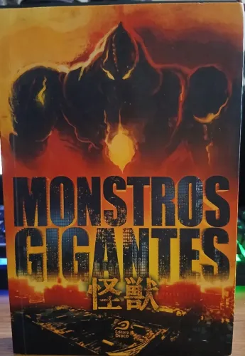 Livro Monstros gigantes - Kaiju