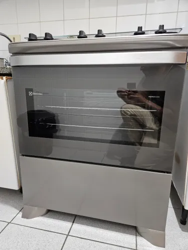 Fogão Electrolux FE5IG com 23 dias de uso
